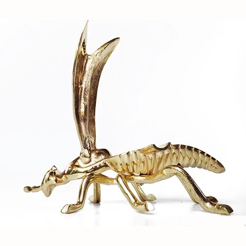 Brass Ashtray with Hornet Design – Handcrafted Vintage Decor by Ornaterra - Image 5