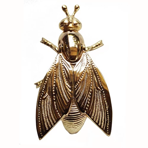 Brass Ashtray with Hornet Design – Handcrafted Vintage Decor by Ornaterra - Image 4